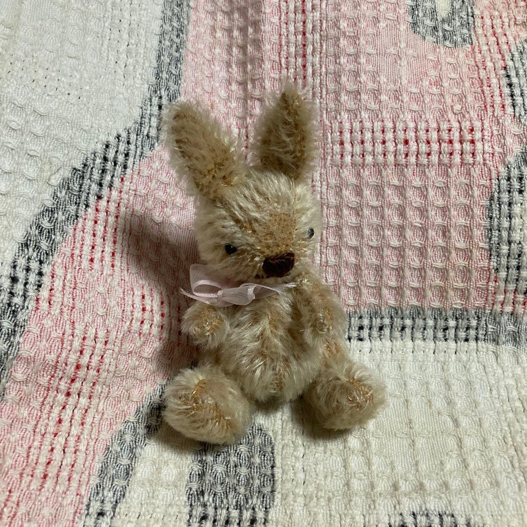 テディベア作家　布タグに作者名　ウサギ　中古品