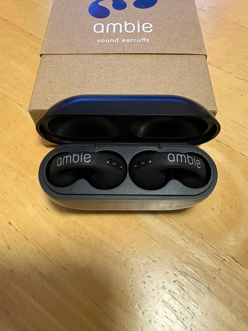 ambie ワイヤレスイヤホン 黒 充電ケース付き