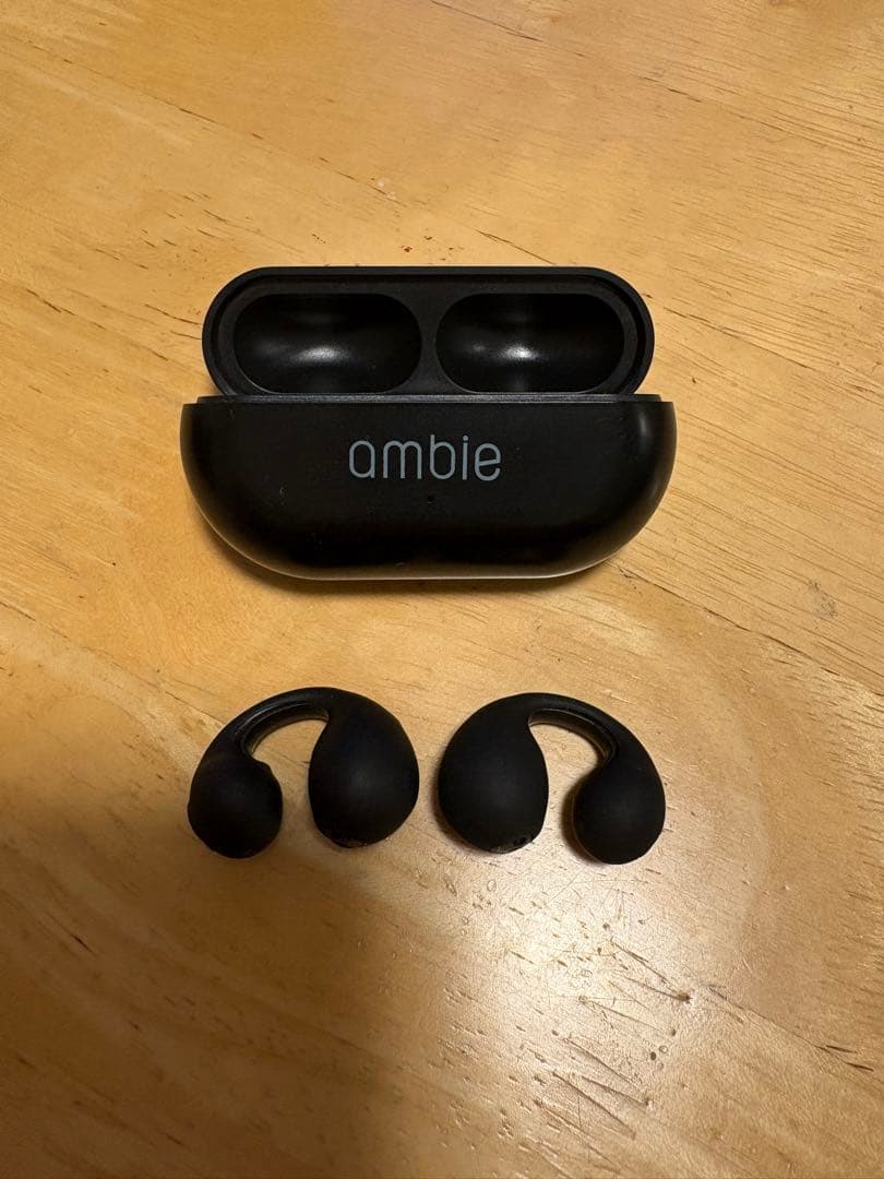 ambie ワイヤレスイヤホン 黒 充電ケース付き