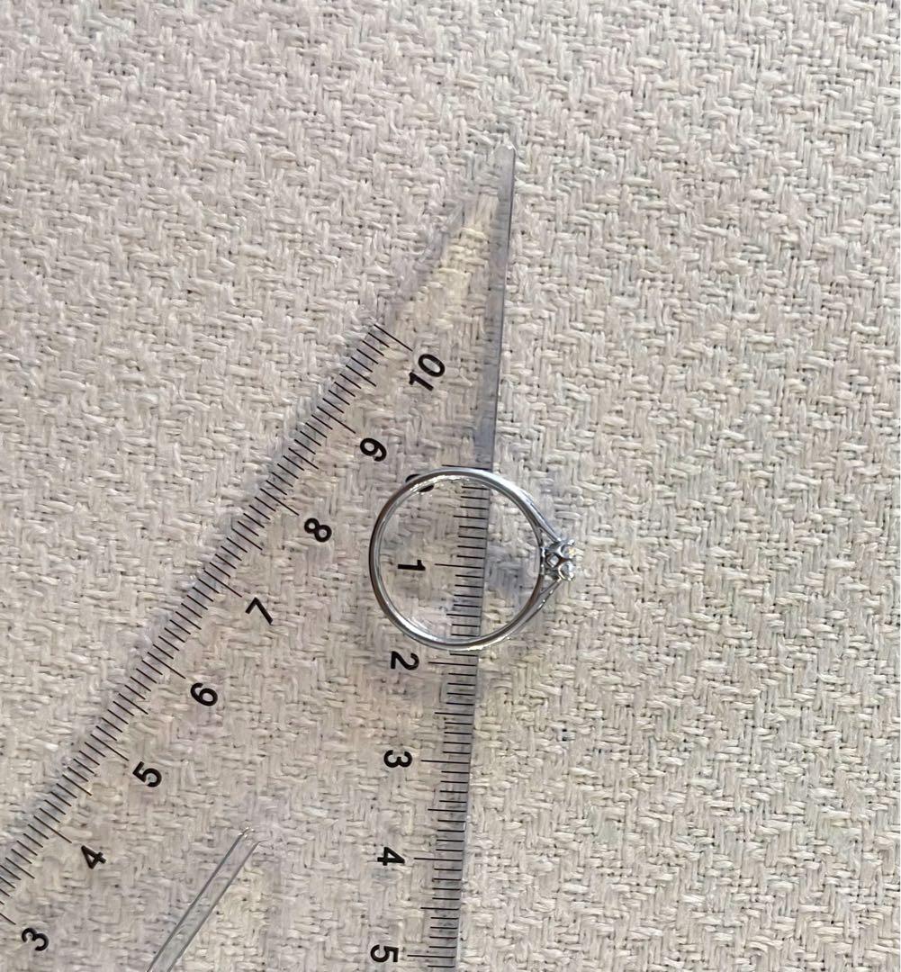 PT900ダイヤモンド指輪 サイズ　約10号 ダイヤモンドは0.18 カラット