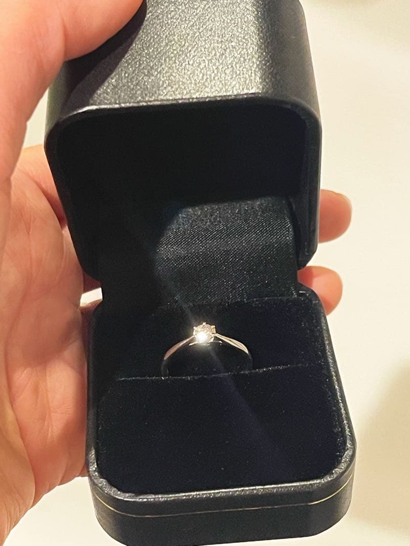PT900ダイヤモンド指輪 サイズ　約10号 ダイヤモンドは0.18 カラット