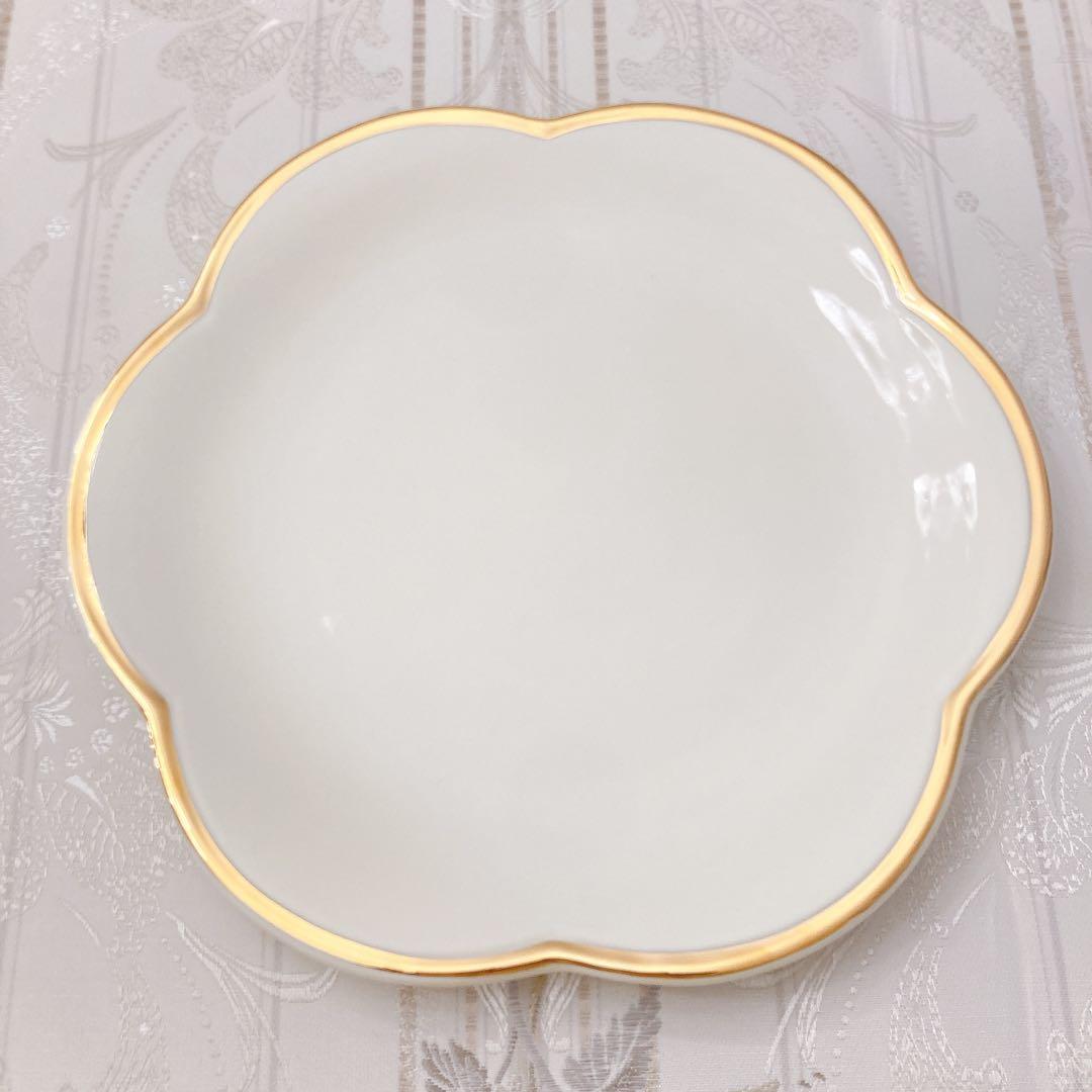 【未使用】バーニーズニューヨーク 花型プレート2枚セット フラワー イタリア製