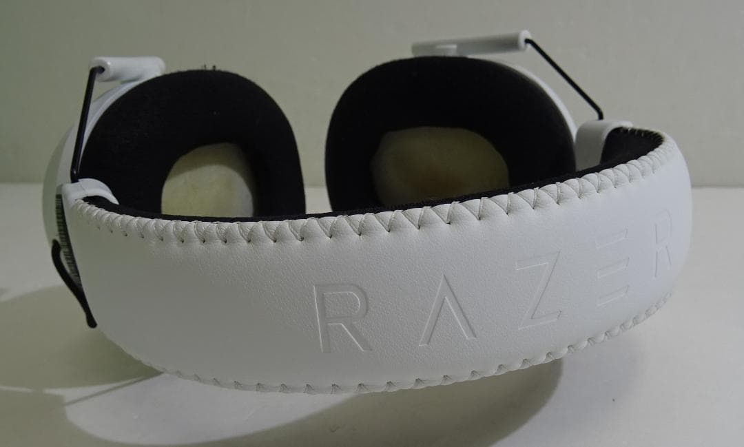 RAZER BLACKSHARK V2 PRO ホワイト24250425H01S