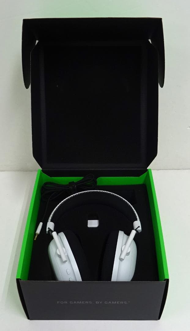 RAZER BLACKSHARK V2 PRO ホワイト24250425H01S