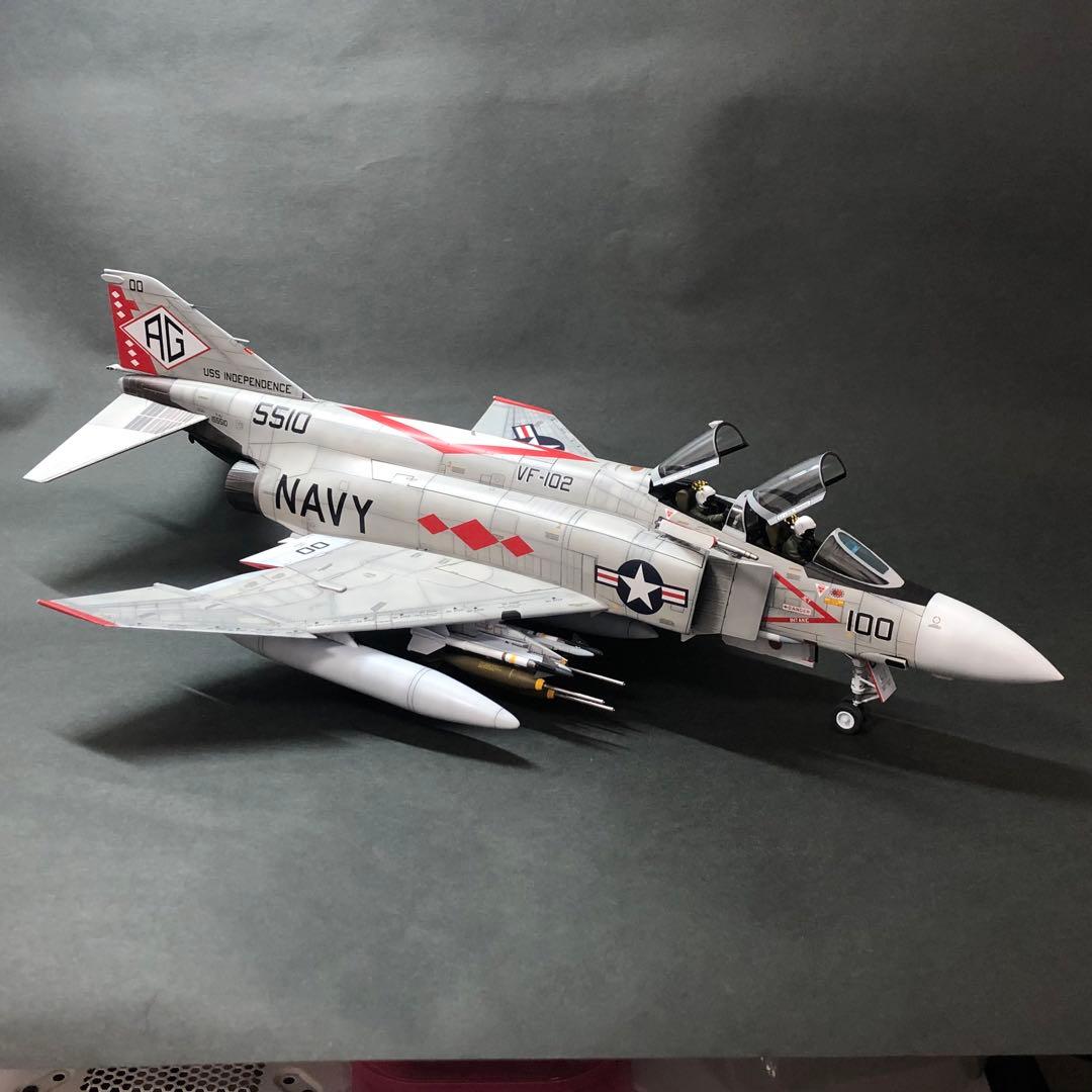 【完成品】アカデミー 1/48 F-4J VF-102