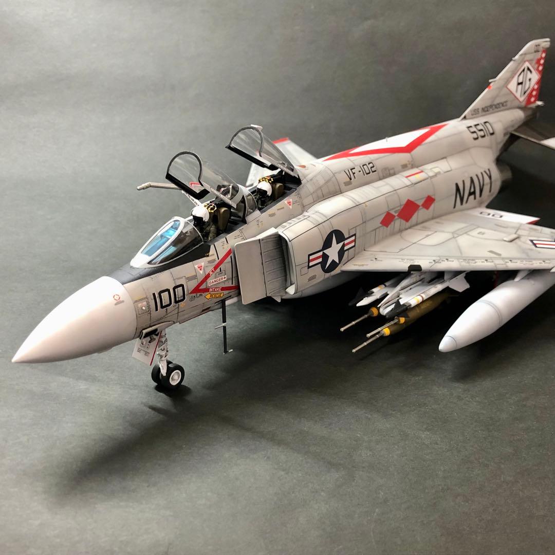 【完成品】アカデミー 1/48 F-4J VF-102