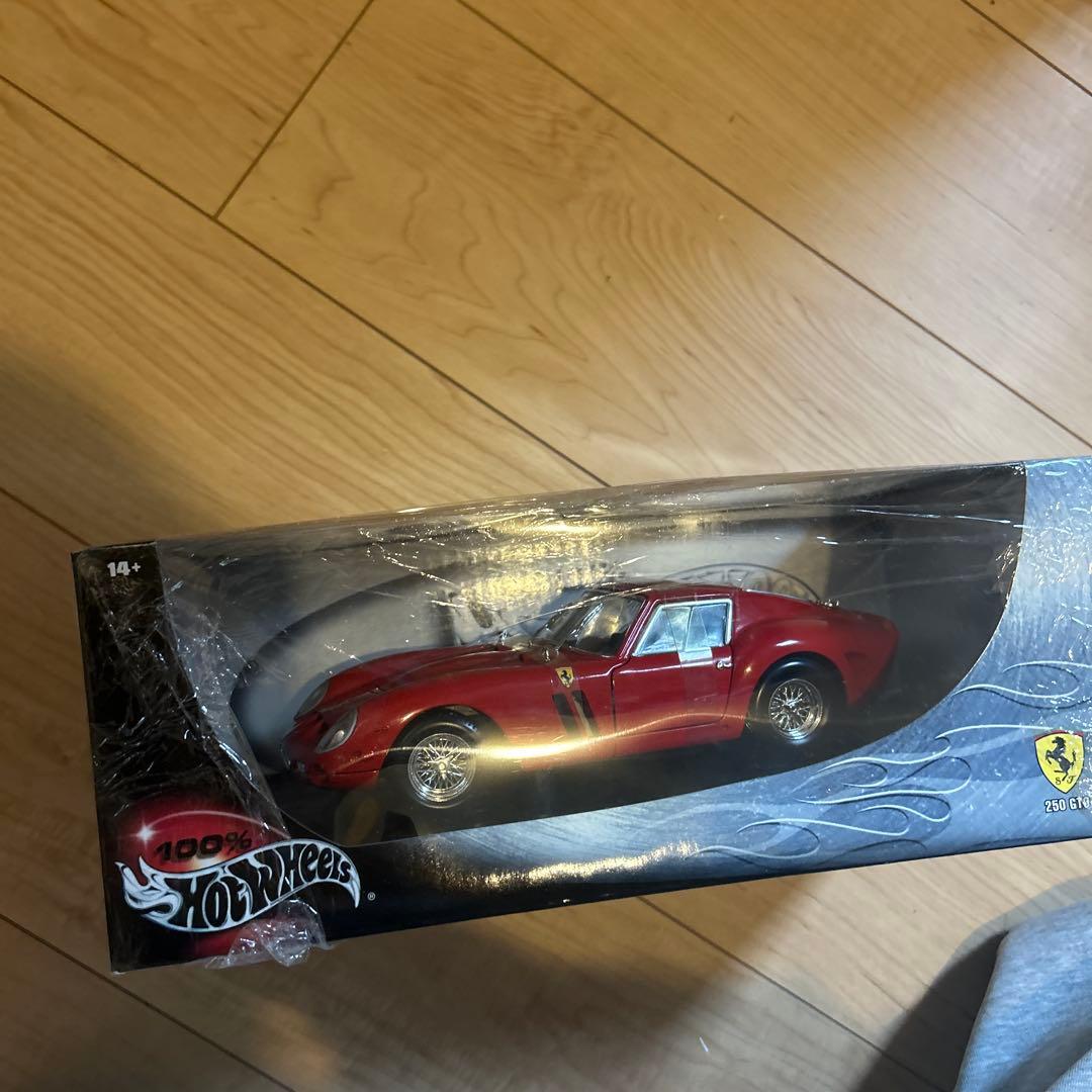 Hot Wheels Ferrari 250 GTO 1/18 スケール