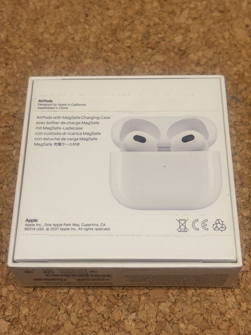 AirPods 第三世代 ワイヤレスイヤホン 本体　ワイヤレス充電ケース