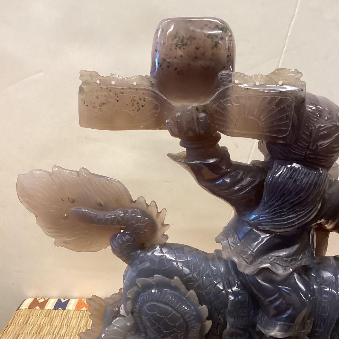 翡翠製 獅子と子供の彫刻 約30cm