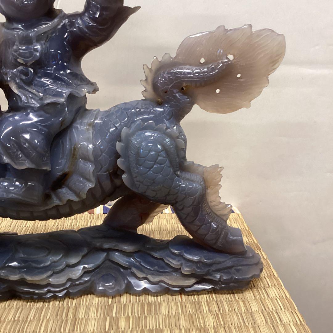 翡翠製 獅子と子供の彫刻 約30cm
