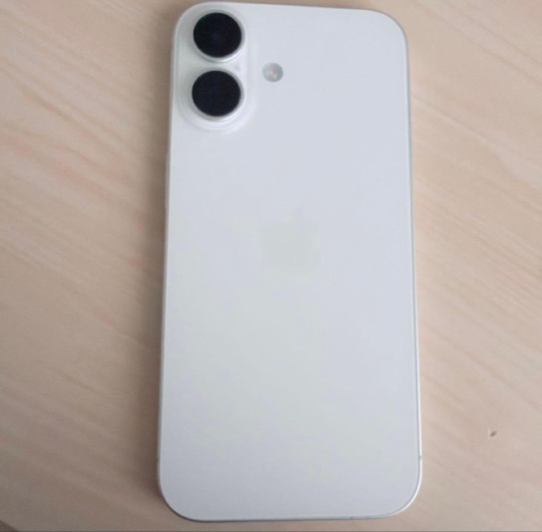 【美品】iPhone16 本体 512GB 未使用フィルム付き