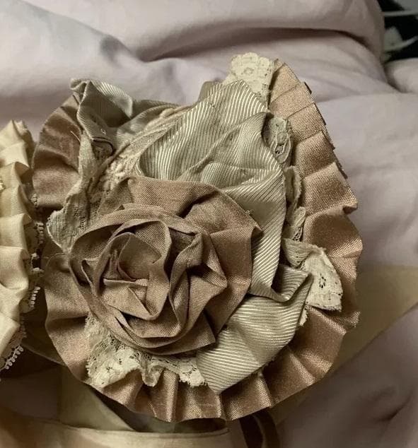 ガブリエラのボンネット ベージュ 帽子 シルク素材 頭周33～36㎝ 大薔薇