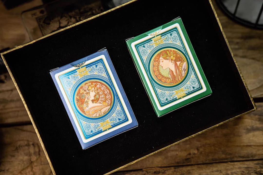 【未使用】限定生産ミュシャ高級トランプ Mucha Holo Boxset