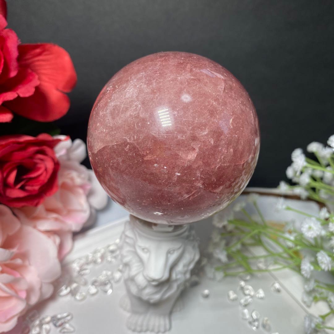 ストロベリークォーツスフィア③ マイカインストロベリー