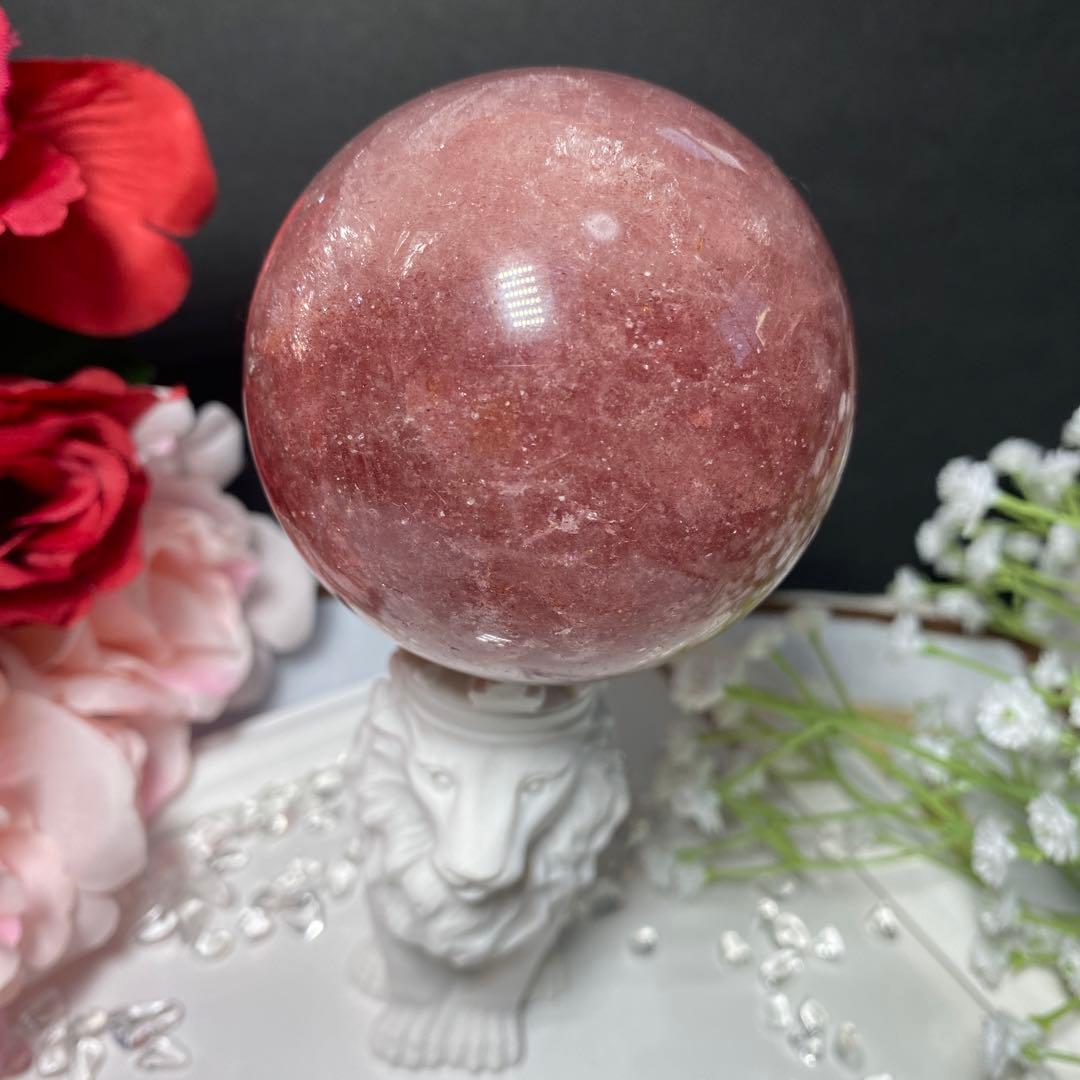 ストロベリークォーツスフィア③ マイカインストロベリー