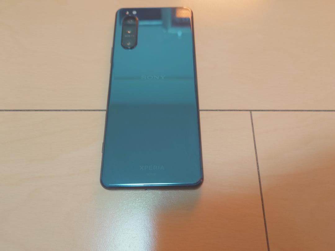 Xperia 5 II SOG02　中古