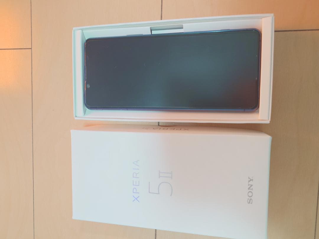 Xperia 5 II SOG02　中古