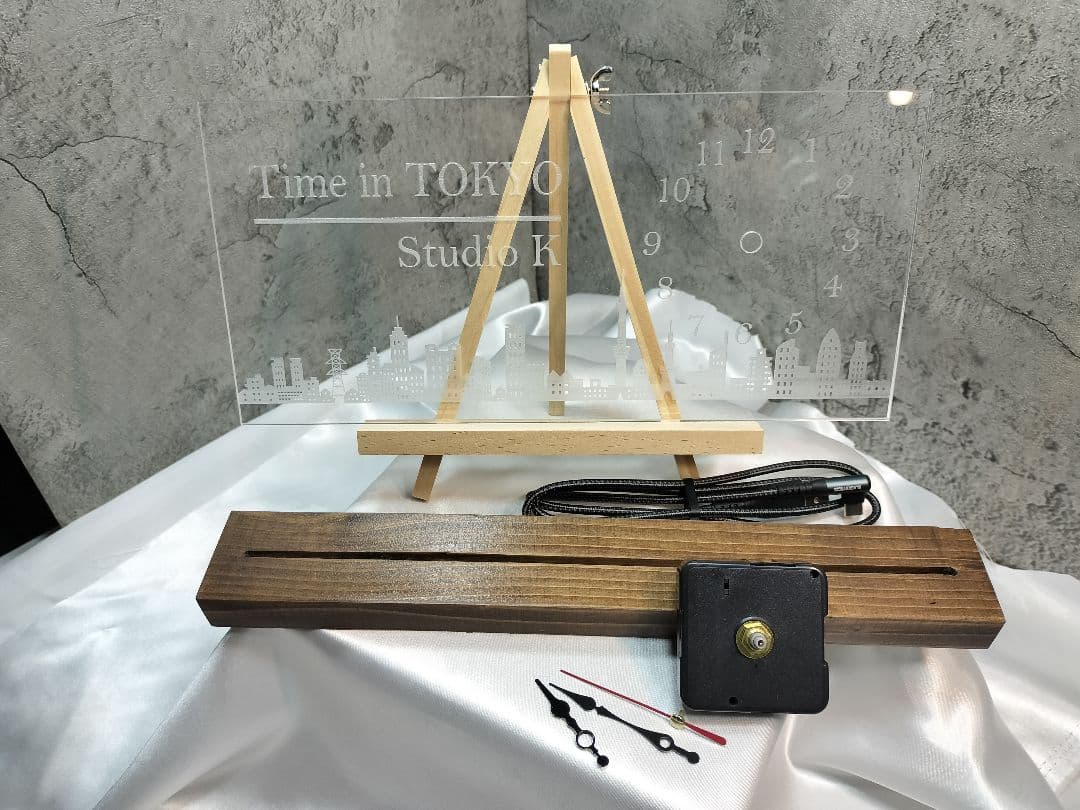 インテリアプレート/Time in TOKYO/LEDアクリルスタンド付【送込】