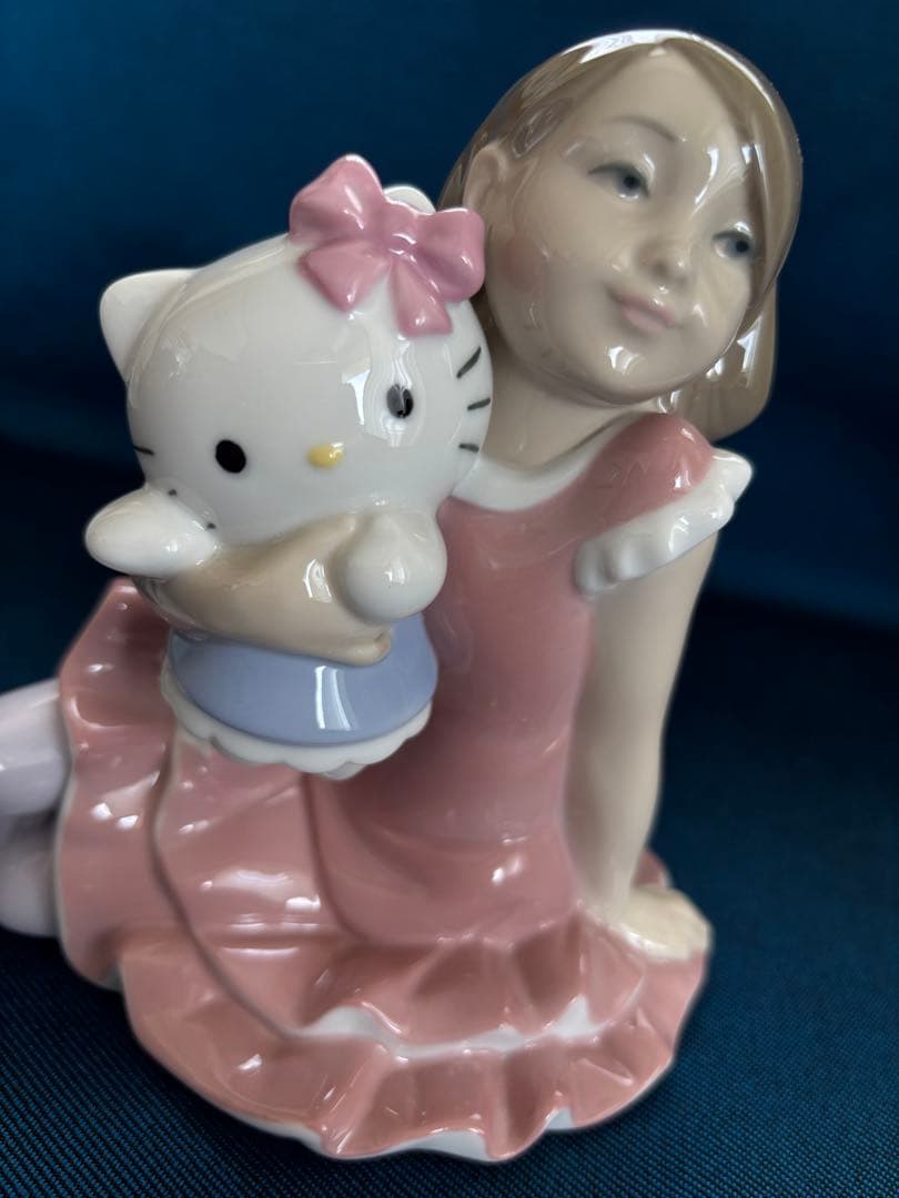 最終お値下げ、リヤドロ　Nao　ハローキティ　陶器　フィギュア