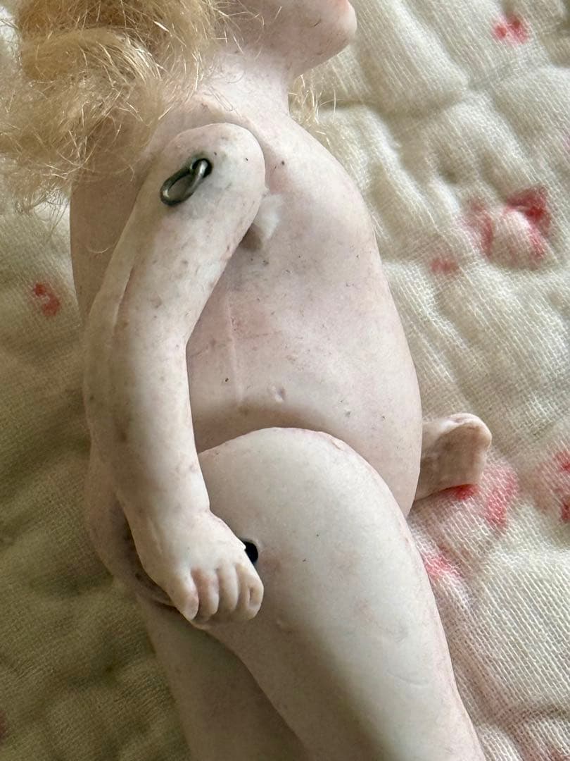 アンティーク　ミニョネット　ドール　ピンクのリボンの女の子