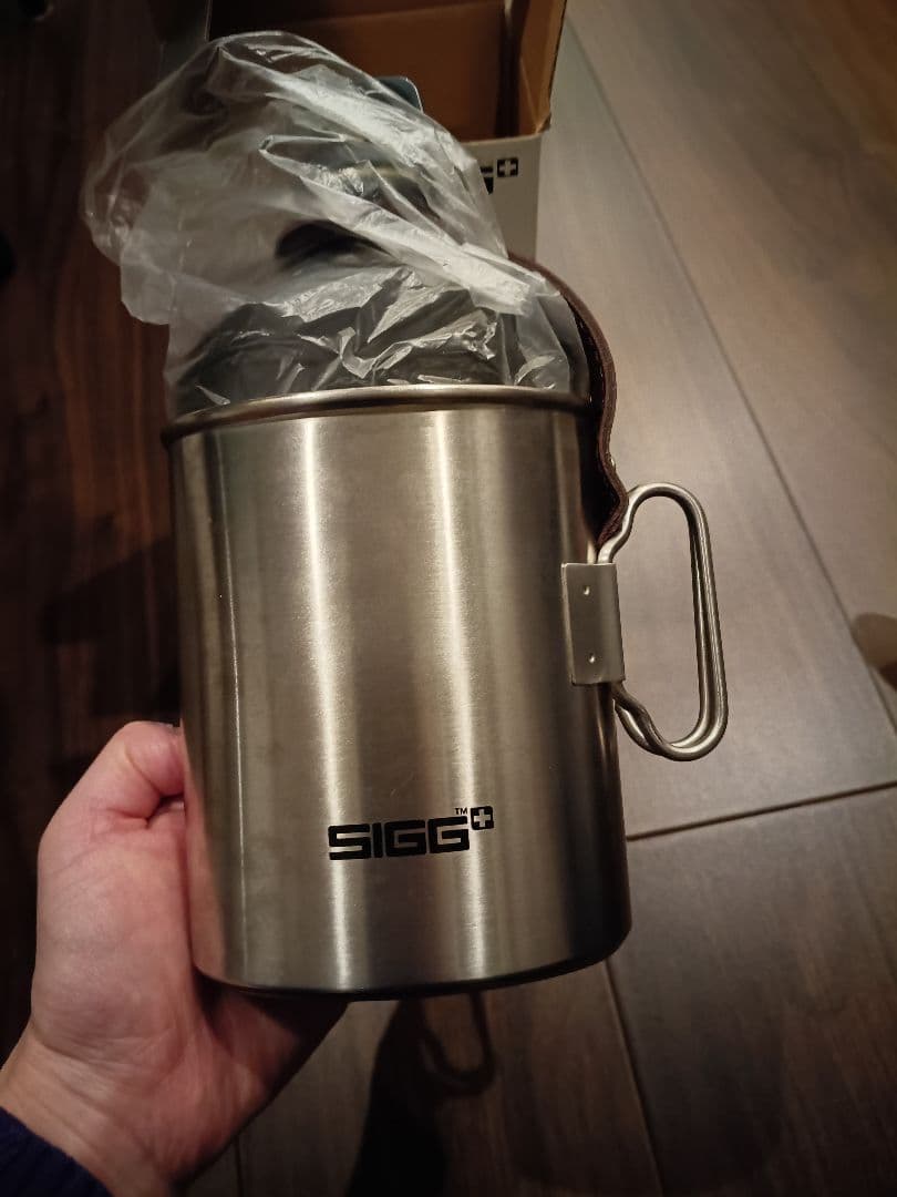 SIGG Oval Bottle 0.61L 水筒とカップセット