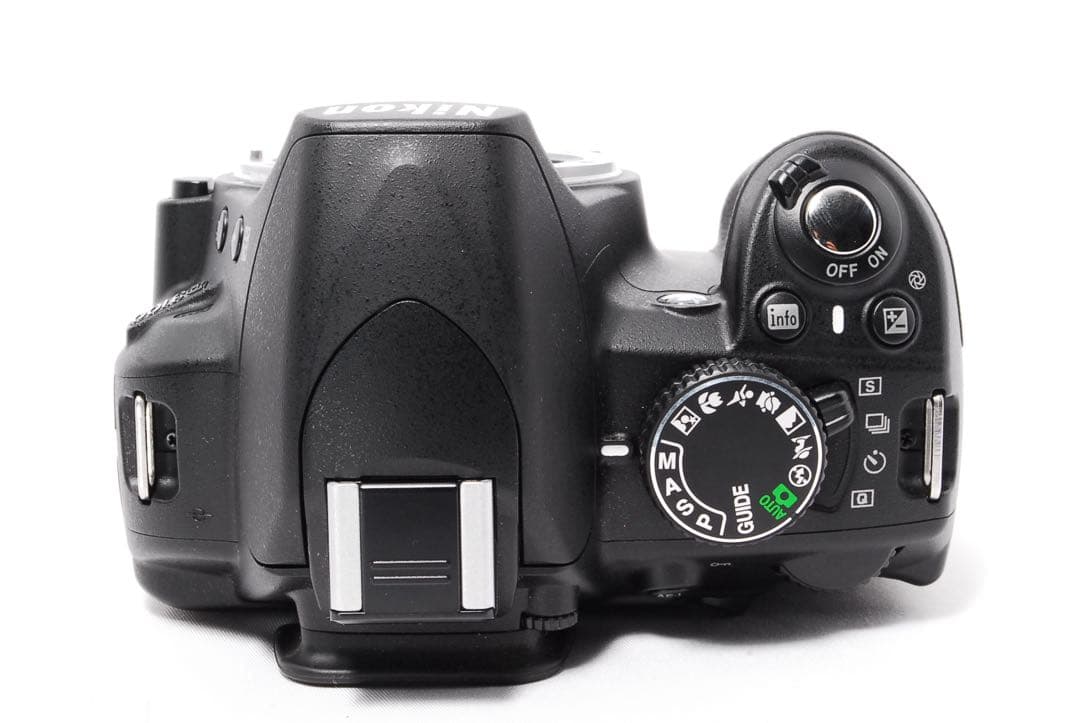 Nikon D3100◆ショット数少なめ◆一眼レフカメラ◆スマホ転送◆すぐ使える