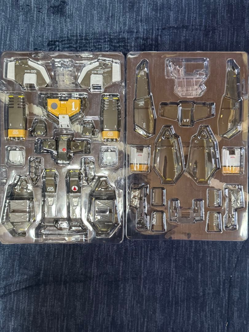 DX超合金　VF-1Sアーマードバルキリー(ロイ・フォッカースペシャル)