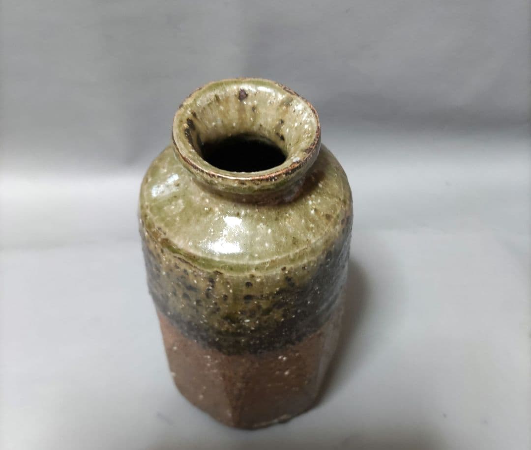 常滑焼　灰釉花入