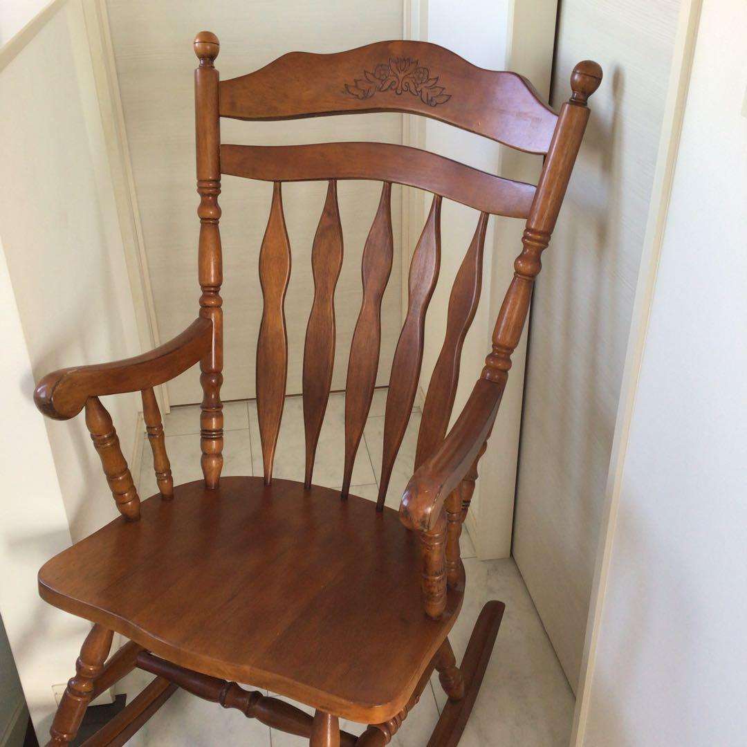 木製クラシックロッキングチェア