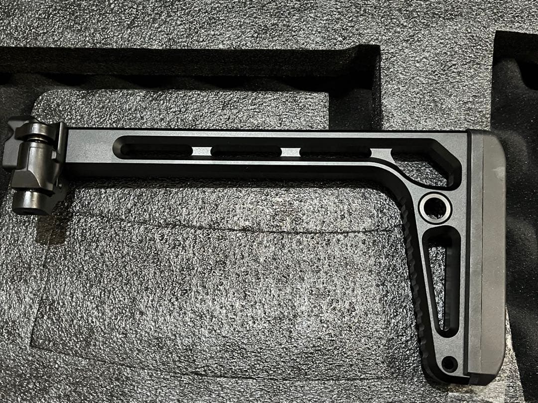 未使用　SIG MCX フォールディングストック SALVO bk 黒