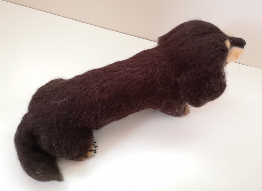 ミニチュアダックスフンド◆ハンドメイド　羊毛フェルト　犬　お座り　36cm