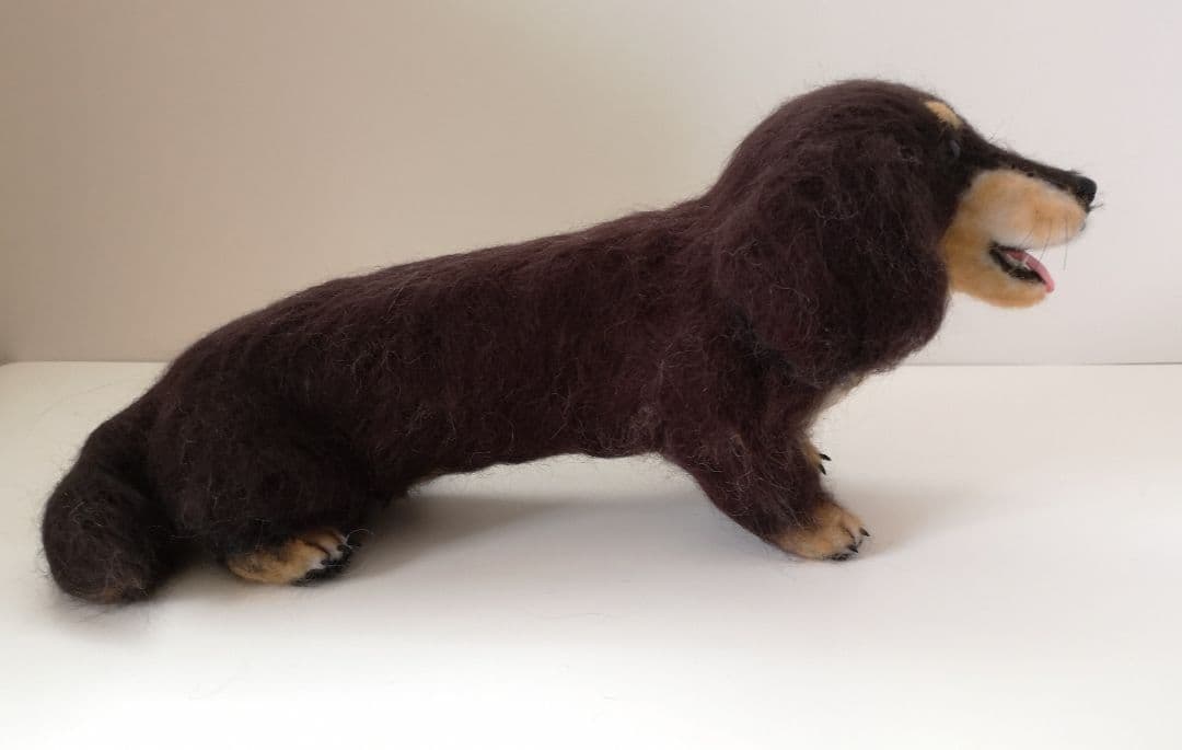ミニチュアダックスフンド◆ハンドメイド　羊毛フェルト　犬　お座り　36cm