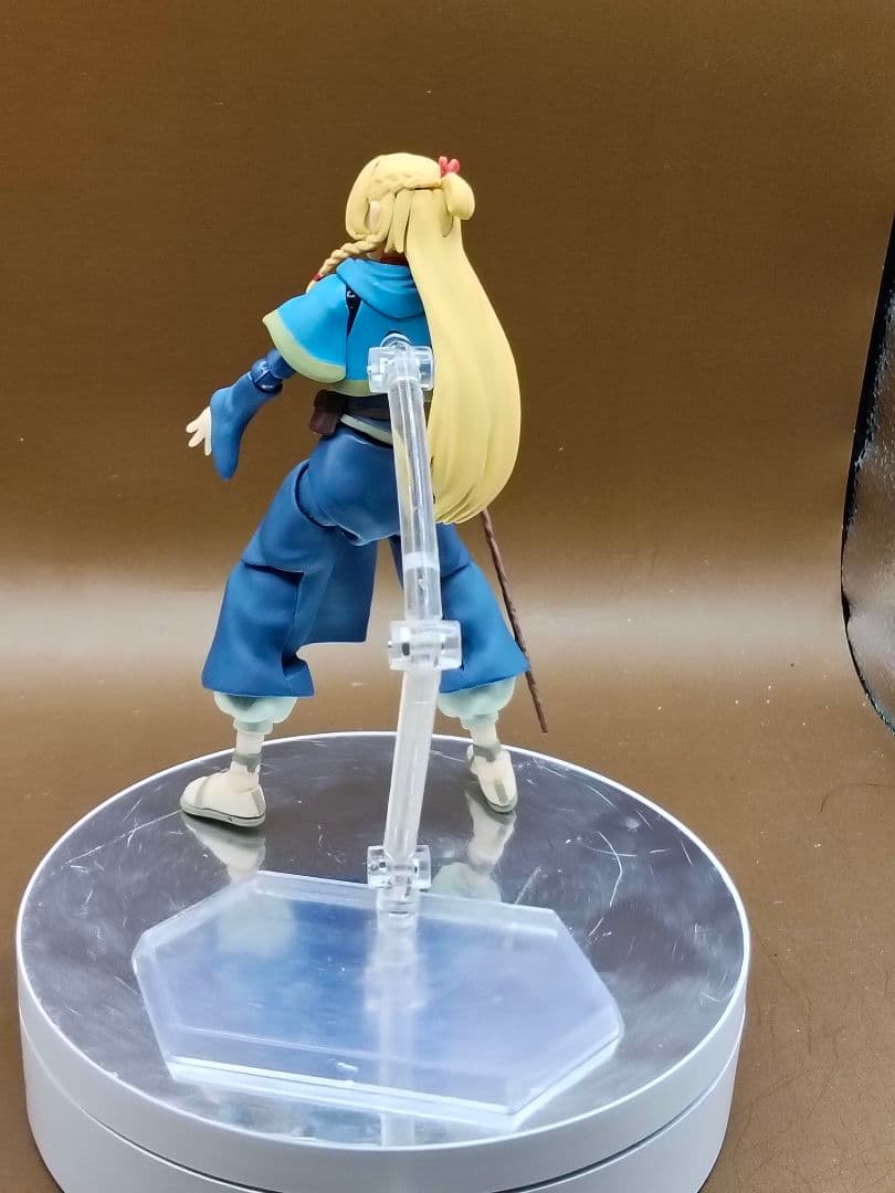 ダンジョン飯　マルシル　可動フィギュア