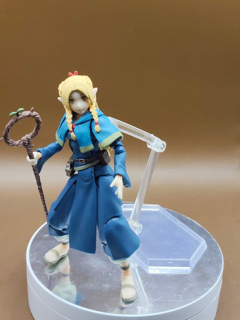 ダンジョン飯　マルシル　可動フィギュア