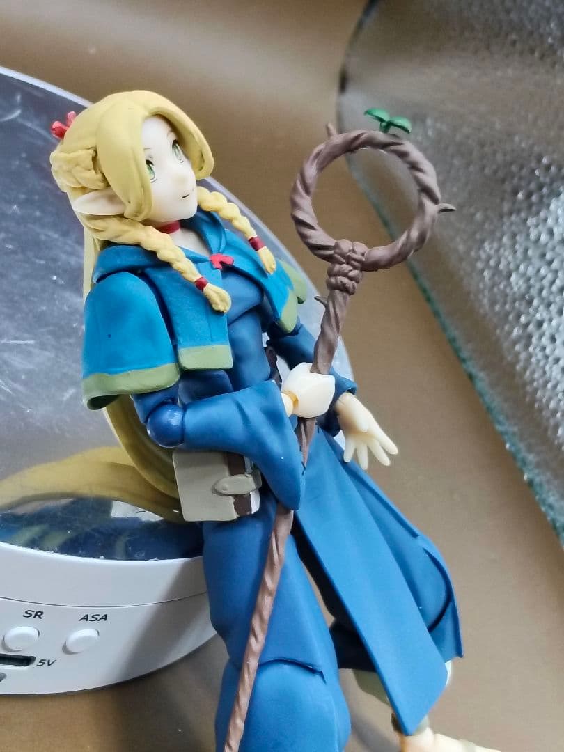 ダンジョン飯　マルシル　可動フィギュア