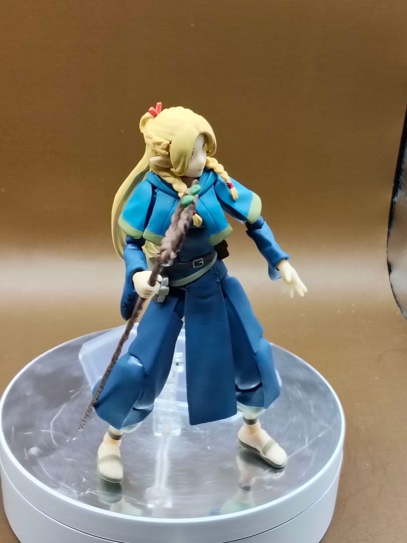 ダンジョン飯　マルシル　可動フィギュア