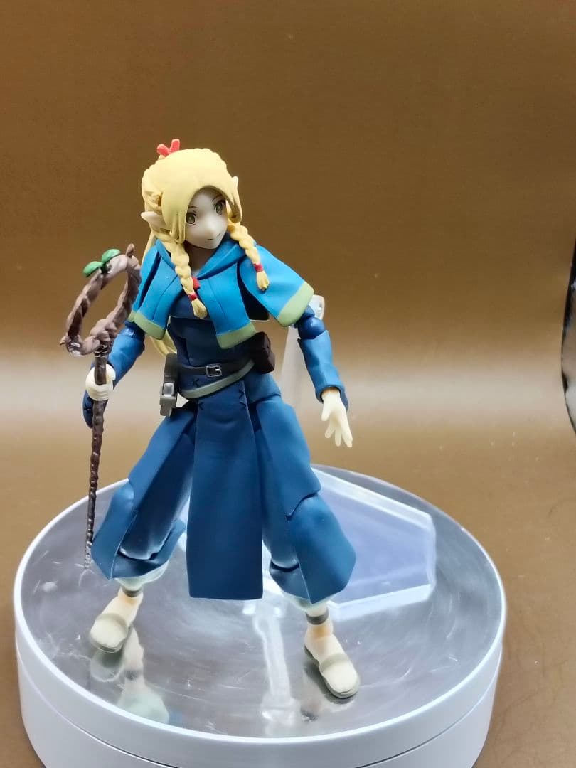 ダンジョン飯　マルシル　可動フィギュア