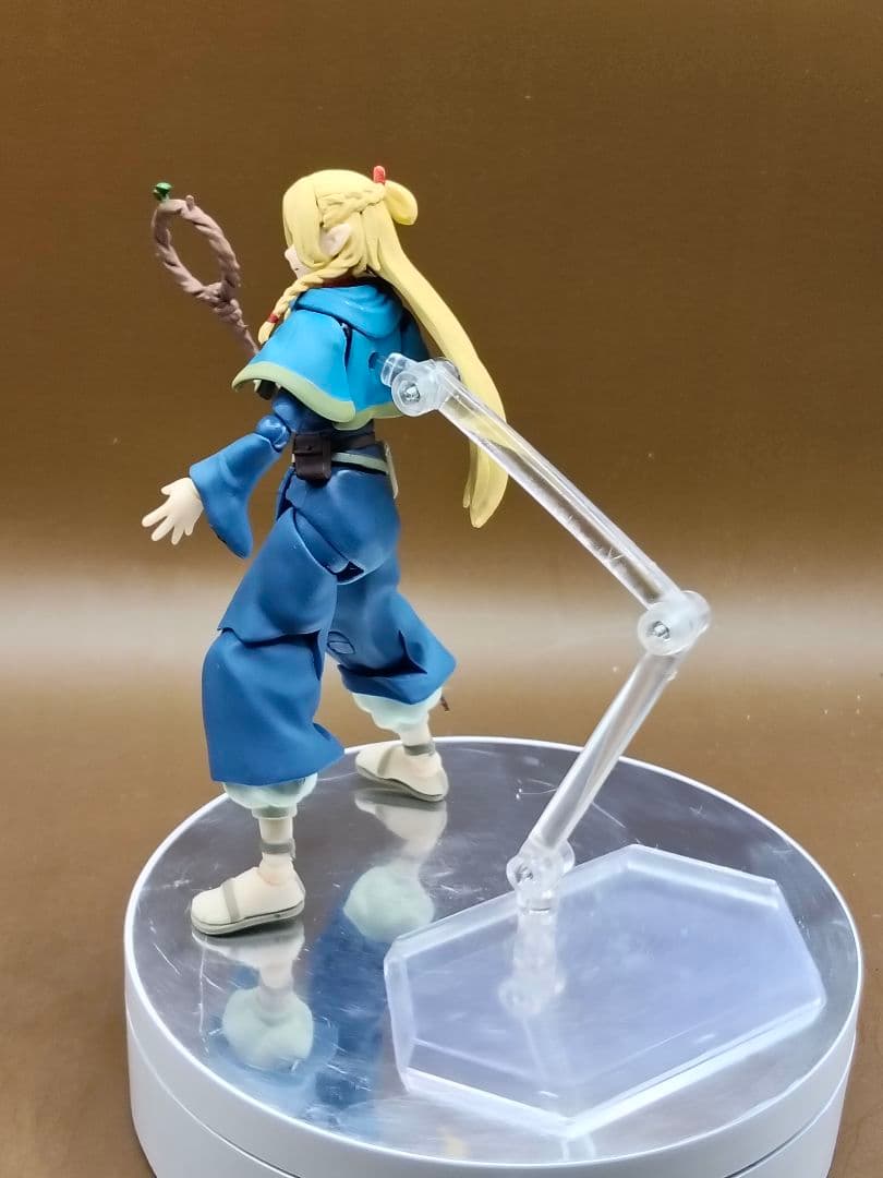 ダンジョン飯　マルシル　可動フィギュア