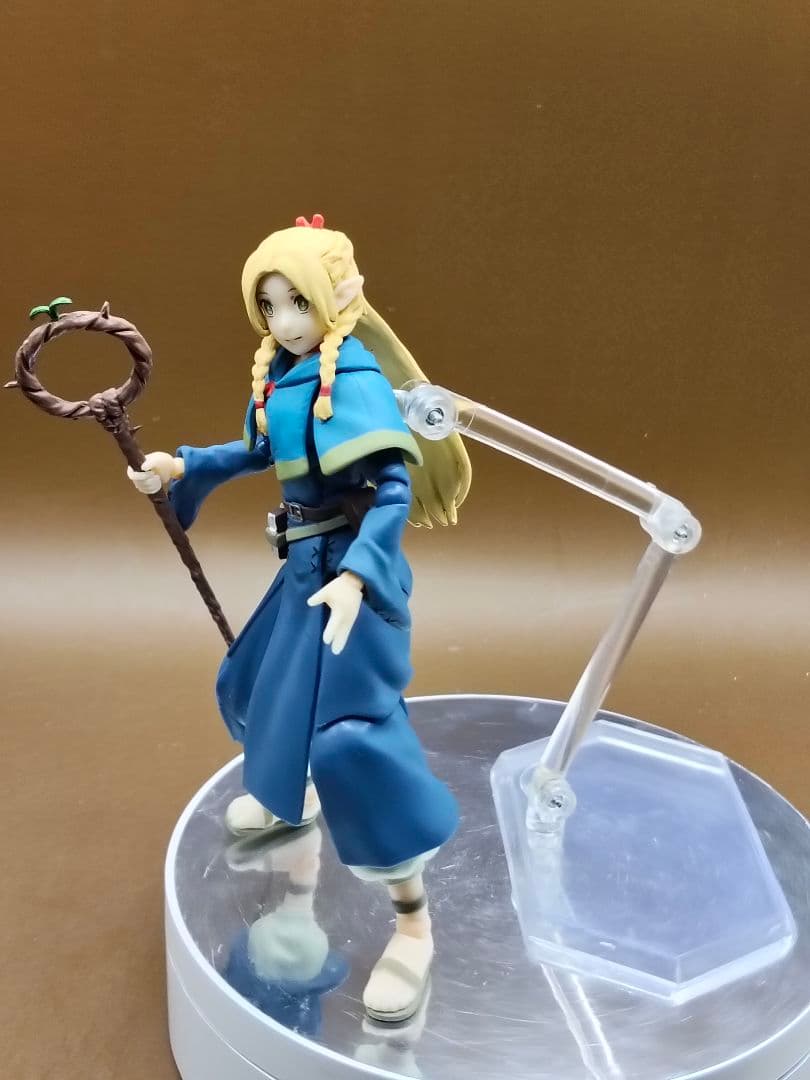 ダンジョン飯　マルシル　可動フィギュア