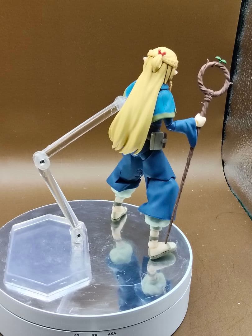 ダンジョン飯　マルシル　可動フィギュア