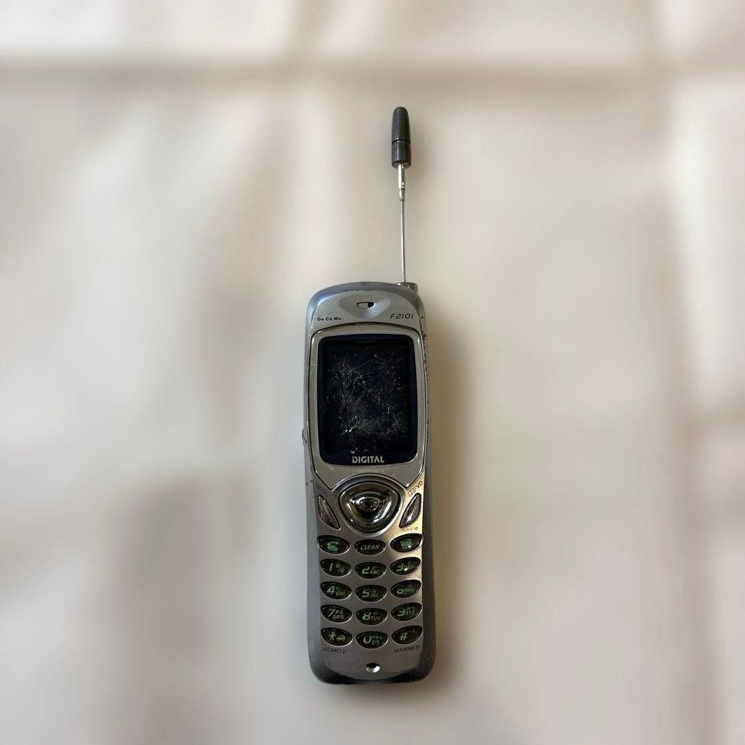 【ジャンク品‼️ガラケーF210‼️平成レトロ‼️】