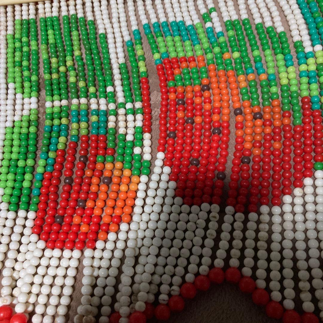 レトロ　ポップ　いちご柄　プラスチック製玉のれん　ビーズカーテン