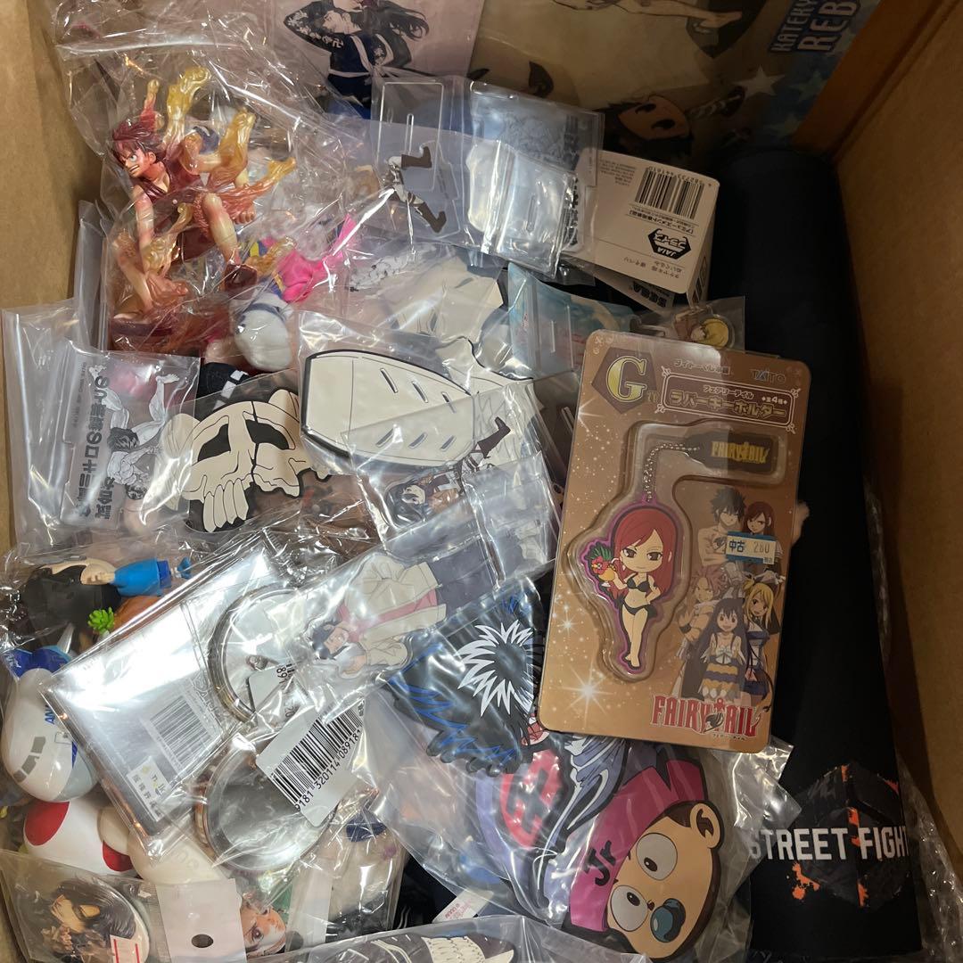 アニメ グッズ まとめ売り 大量 アクリルスタンド 缶バッジ キーホルダー など