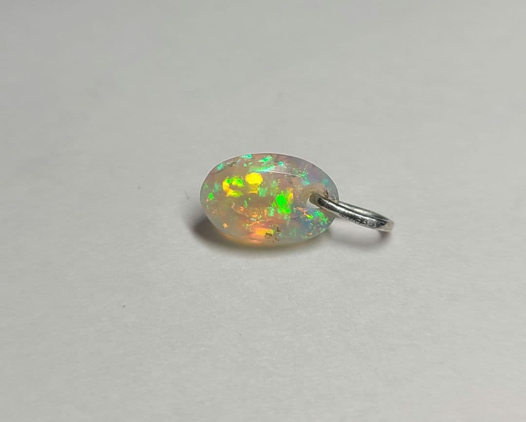 銀河のような遊色!★プレシャスオパールペンダントトッププラチナ★