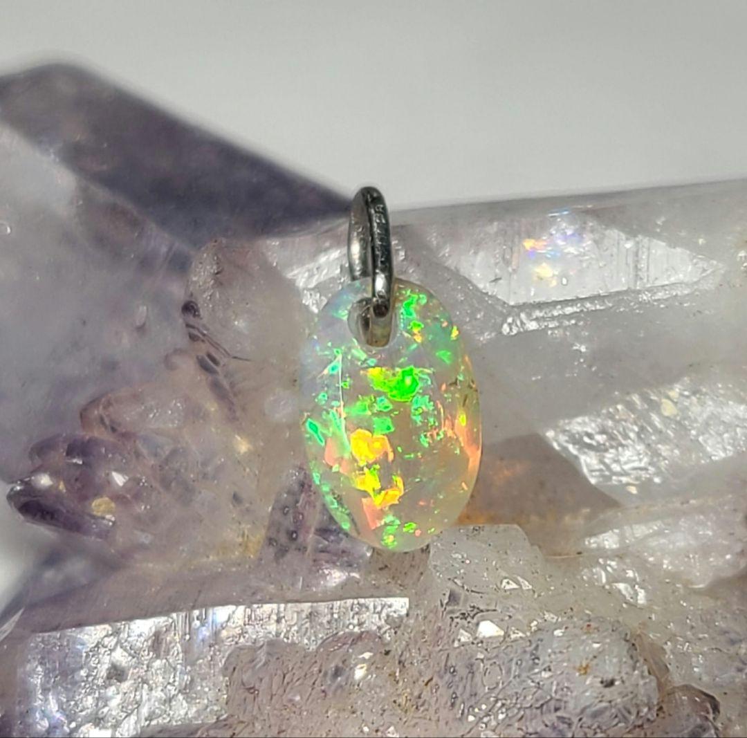 銀河のような遊色!★プレシャスオパールペンダントトッププラチナ★