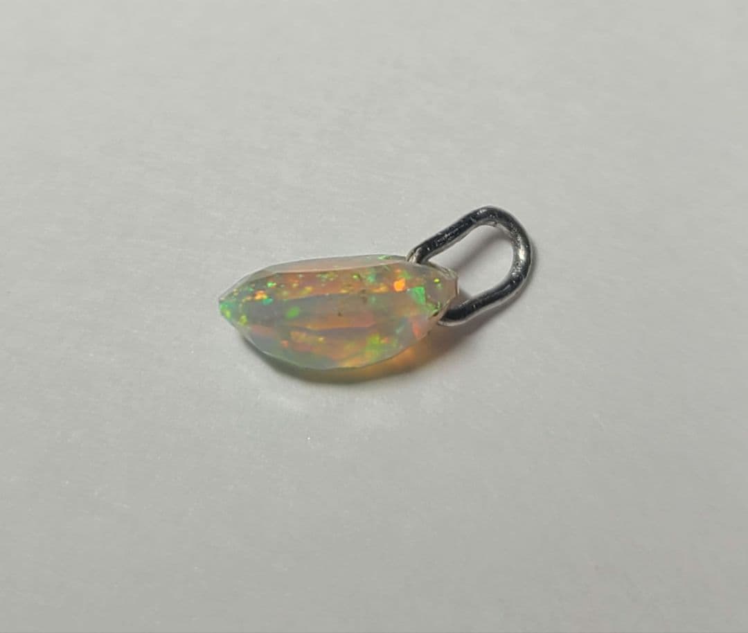 銀河のような遊色!★プレシャスオパールペンダントトッププラチナ★