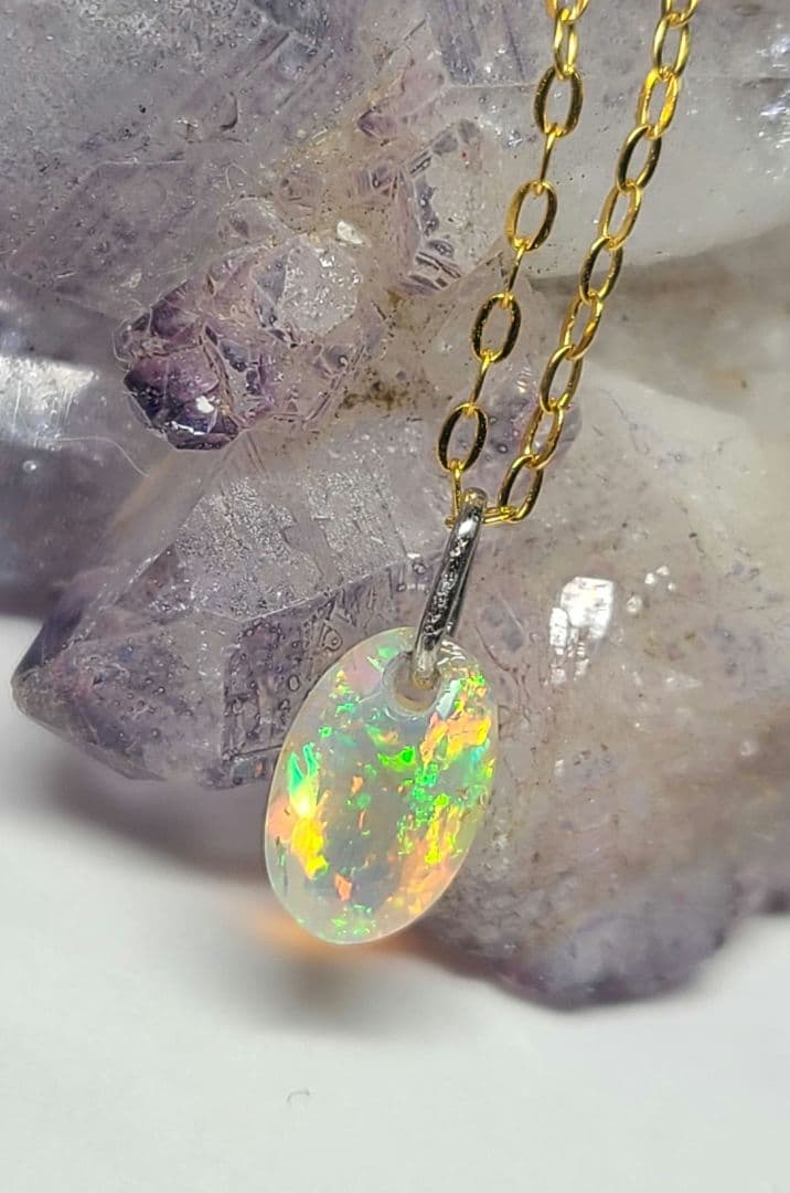 銀河のような遊色!★プレシャスオパールペンダントトッププラチナ★