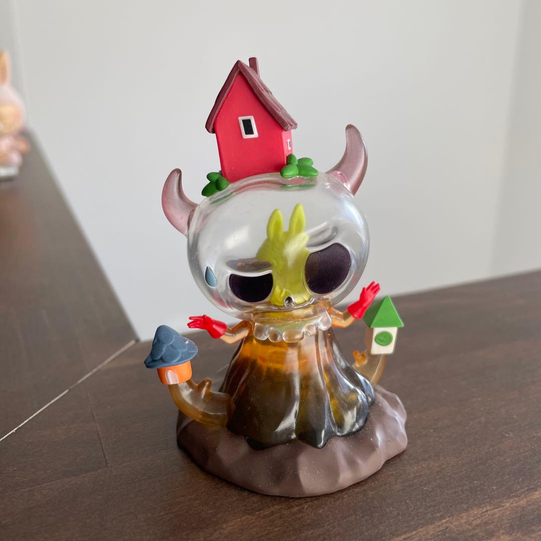 ラブブ　The Monsters Lazy Yogaフィギュア スタンド付き