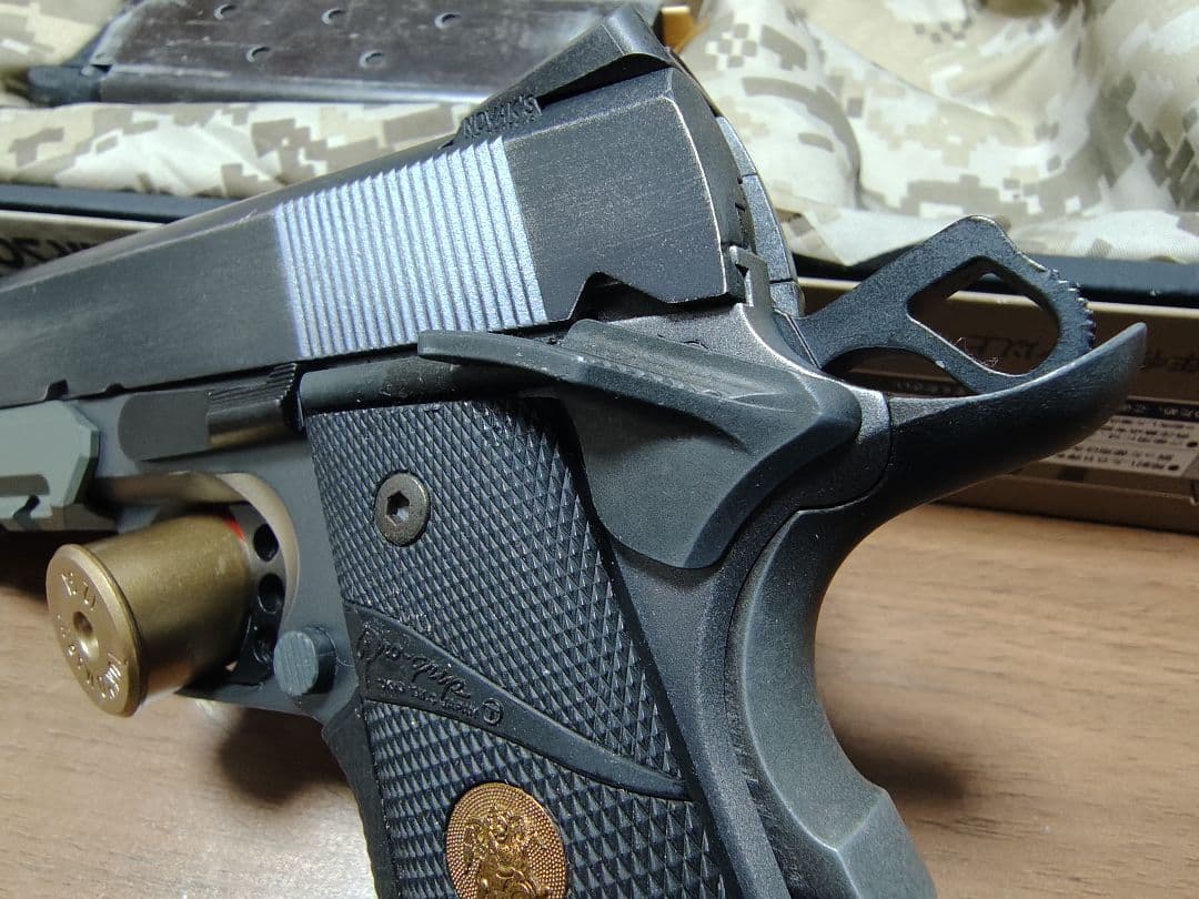 中古東京マルイガスブローバックハンドガン　コルトガバメントMEU塗装カスタム品
