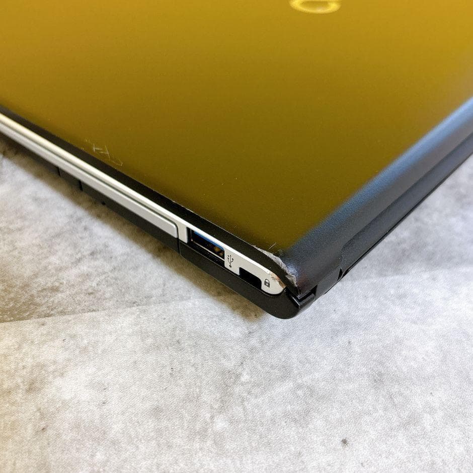 Coreｉ5✨小型軽量❣SSD搭載で快適✨フルHD カメラ付き 薄型 Win11